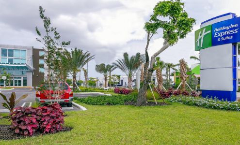Holiday Inn Express & Suites Miami Airport East, an IHG Hotel