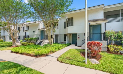 Lakepointe at Jacaranda