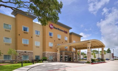Best Western Plus Lake Jackson Inn & Suites