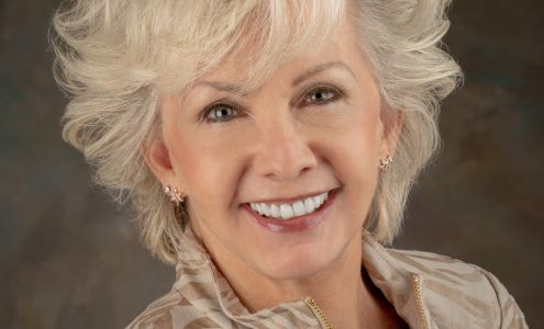 Bonney Leckie, Real Estate