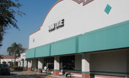 Embassy Lakes Shopping Center