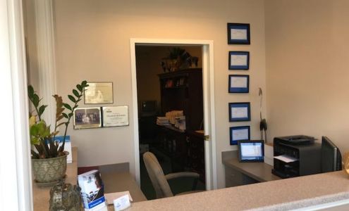 Elizabeth McKinnon: Allstate Insurance