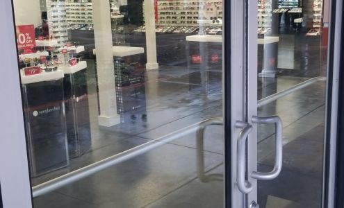 Sunglass Hut