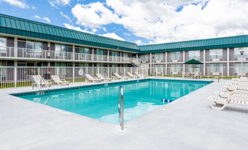 Red Roof Inn & Suites DeKalb