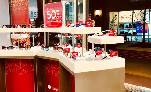 Sunglass Hut