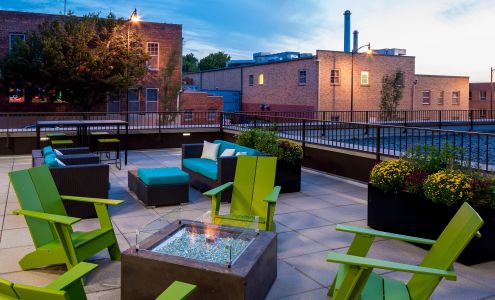 Yugo Columbia District Flats