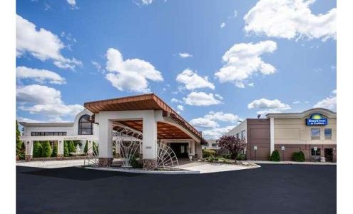 Days Inn & Suites by Wyndham Rochester Hills MI