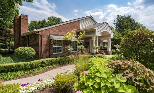 Fairlane Meadow Luxury Apartments and Townhomes