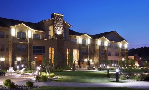 ClubHouse Hotel & Suites