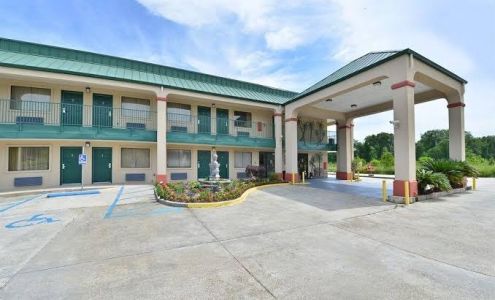 Red Roof PLUS+ Hammond