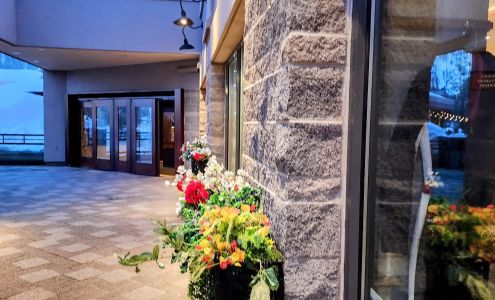 Tahoe Style Olympic Valley