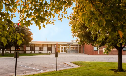 MFL MarMac Elementary School Monona