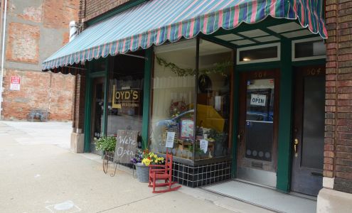 Loyd's Gifts & Collectibles