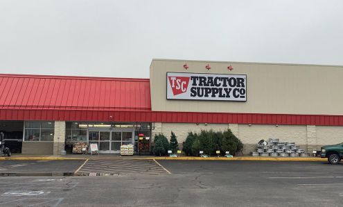 Tractor Supply Attica