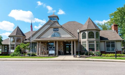 River Oaks Apartments