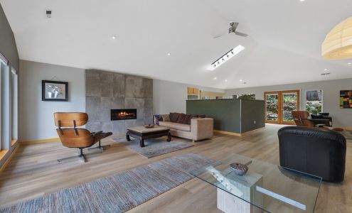 Connie Sells Spokane, LLC, Kelly Right Real Estate Broker