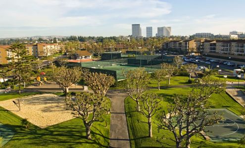 Park Newport Apartments