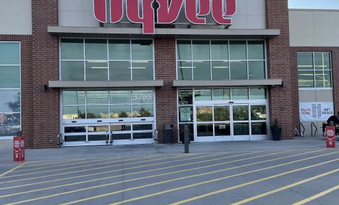 Hy-Vee Grocery Store