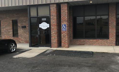 Dr. Sonja A. Bentley, DDS 101 Mooreland Dr, Springfield Tennessee 37172