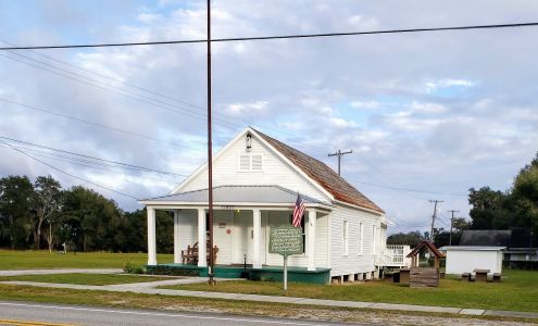 The Little White House Barber Shop 11907 Fort King Hwy, Thonotosassa Florida 33592