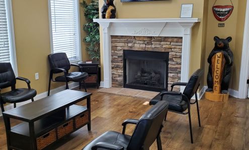 Dr Jeff Wallace, DDS, PLLC 11135 Chapman Hwy, Seymour Tennessee 37865