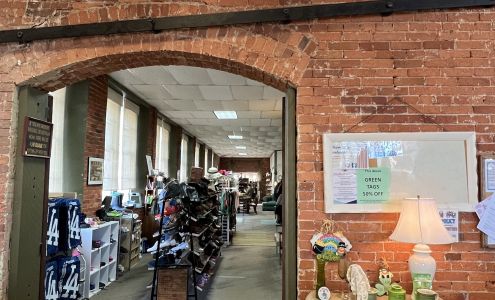 American Rescue Workers Thrift Store, Milton