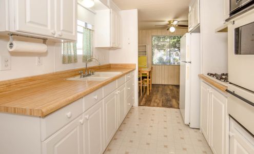 Realty World-Camelot Winters, Inc. Winters