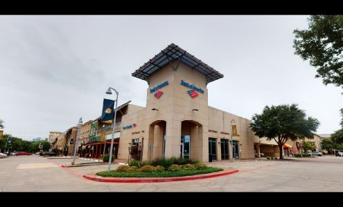 Bank of America (with Drive-thru services)
