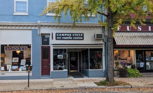 Antiques At 221 Market