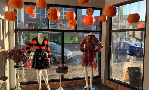 Dela DeVille's Vintage