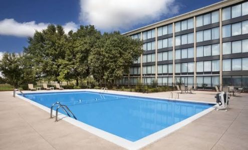 Four Points by Sheraton Kansas City Airport