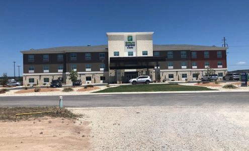 Holiday Inn Express & Suites Junction, an IHG Hotel