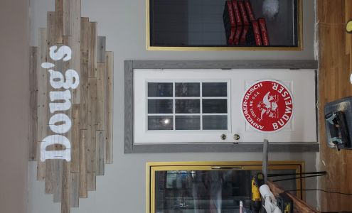 Doug's Carryout and Grocery Albany