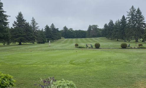 Lakeside Golf Club Inc 11524 ON-118, West Guilford Ontario K0M 2S0
