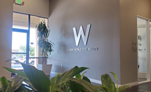 W Salon Suites Roseville