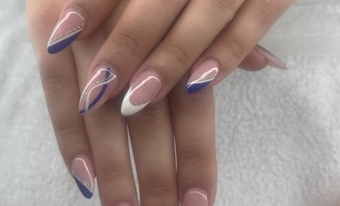 Lavish Nails And Spa 920 commissiner rd E- London