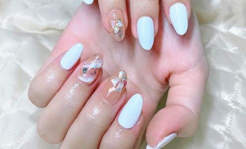 Famous Nails 1581 Hillside Ave, Victoria British Columbia V8T 2C1