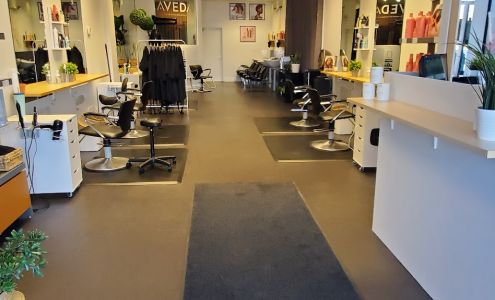Espace Coiffure Botanik anciennement Salon Mercedes 680 Mnt Montarville, Saint-Bruno-de-Montarville Quebec J3V 3T5
