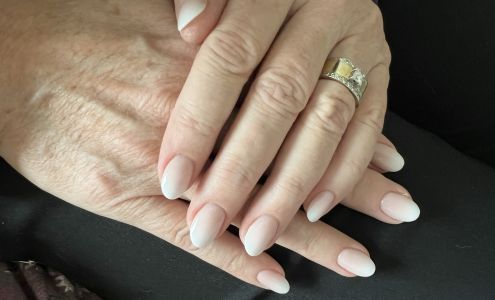 Top Modern Nail & Spa