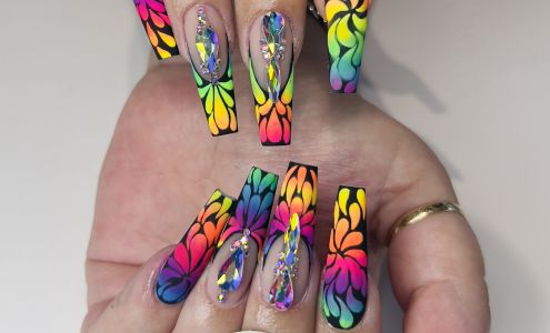 Binh's Nails Gateway