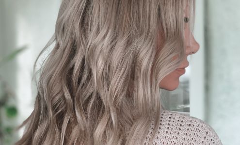 LYRIC HOUSE BEAUTY CO