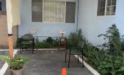 Xenia's Unisex Salon