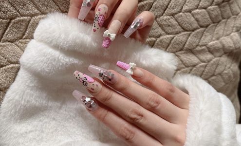 D'Vine Nails & Spa - Metro Health Village