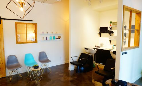 Lumo Salon
