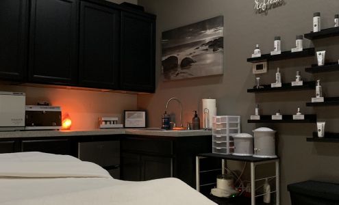 The waxing place and skin spa 13547 N Litchfield Rd Suite 33, Surprise Arizona 85379