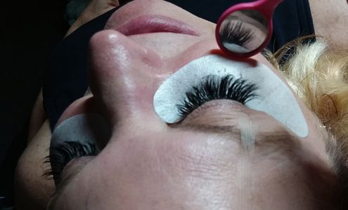 The Lash Hurrah lash and tan.