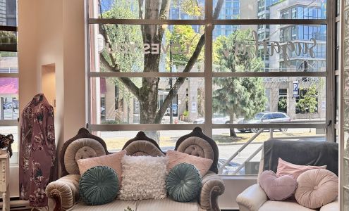 Sugarbox Sugaring + Wax Boutique