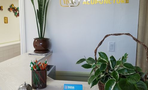 Dana Acu Wellness Center 21057 Bloomfield Ave, Lakewood California 90715