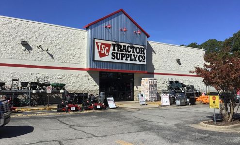 Tractor Supply Milan