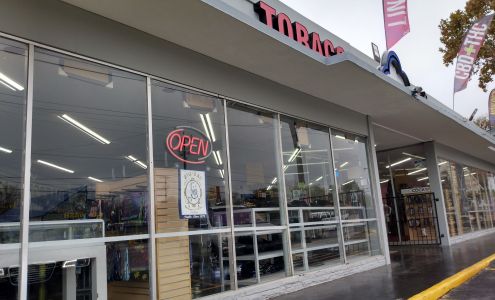 CLOUD 69 SMOKE & SEX SHOPE